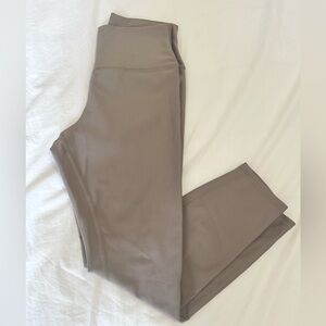 Alo Yoga 7/8 High Waist Airlift legging Size Large